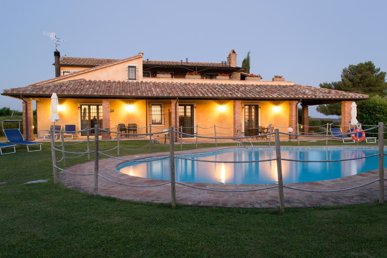 Agriturismo Poggio Delle Conche Pitigliano Bagian luar foto